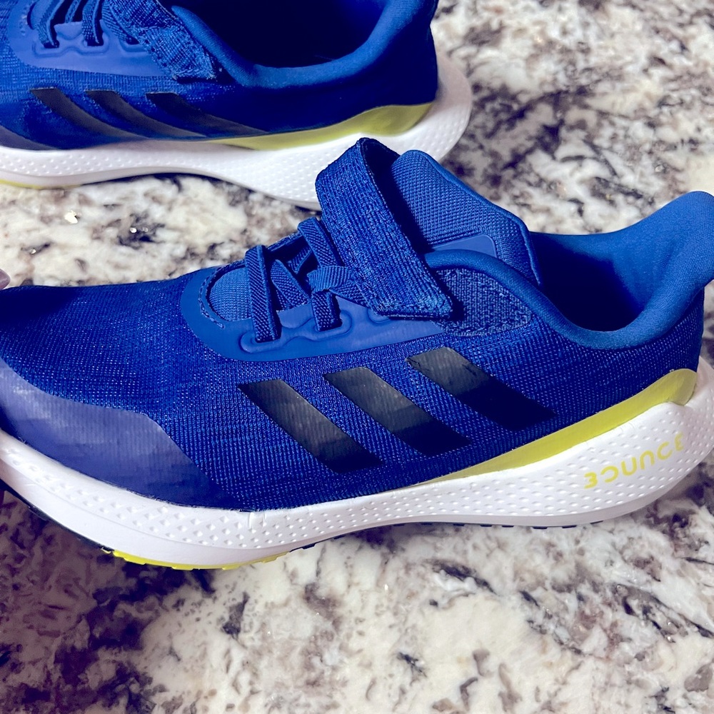 Adidas Boys Sneakers Size 3 - Brand New